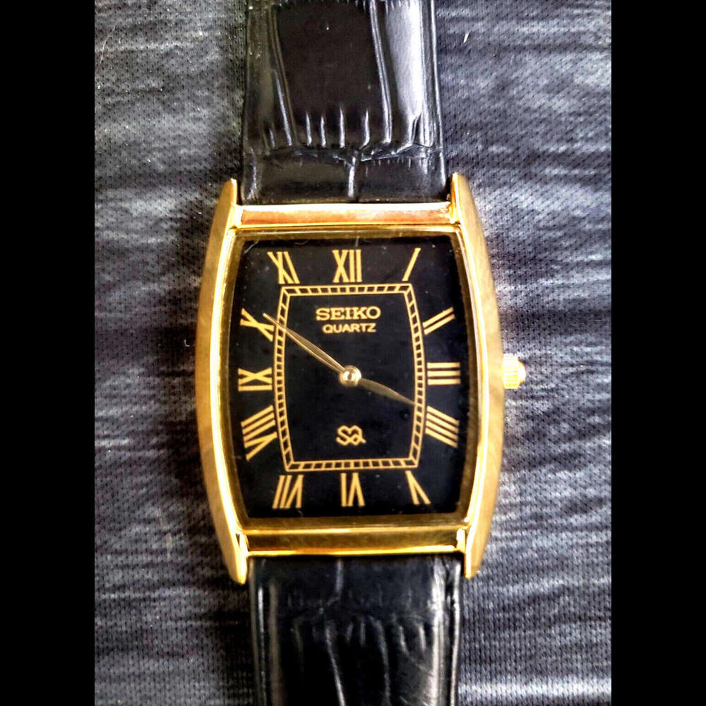*Vintage Men's Barrel Tank‎ Gold Black Watch New Mvt & Batt